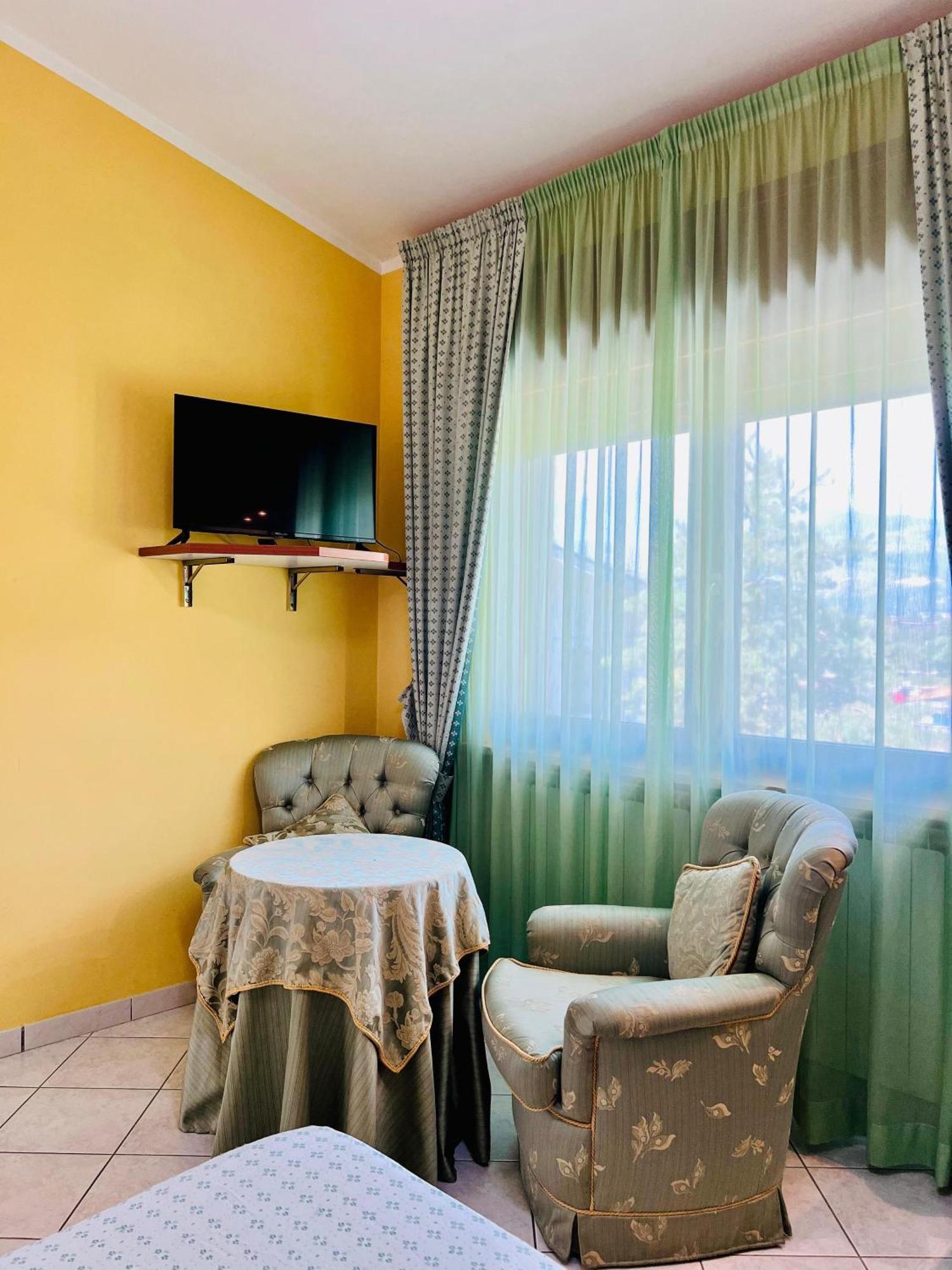 Hotel Paradiso Celano Eksteriør billede