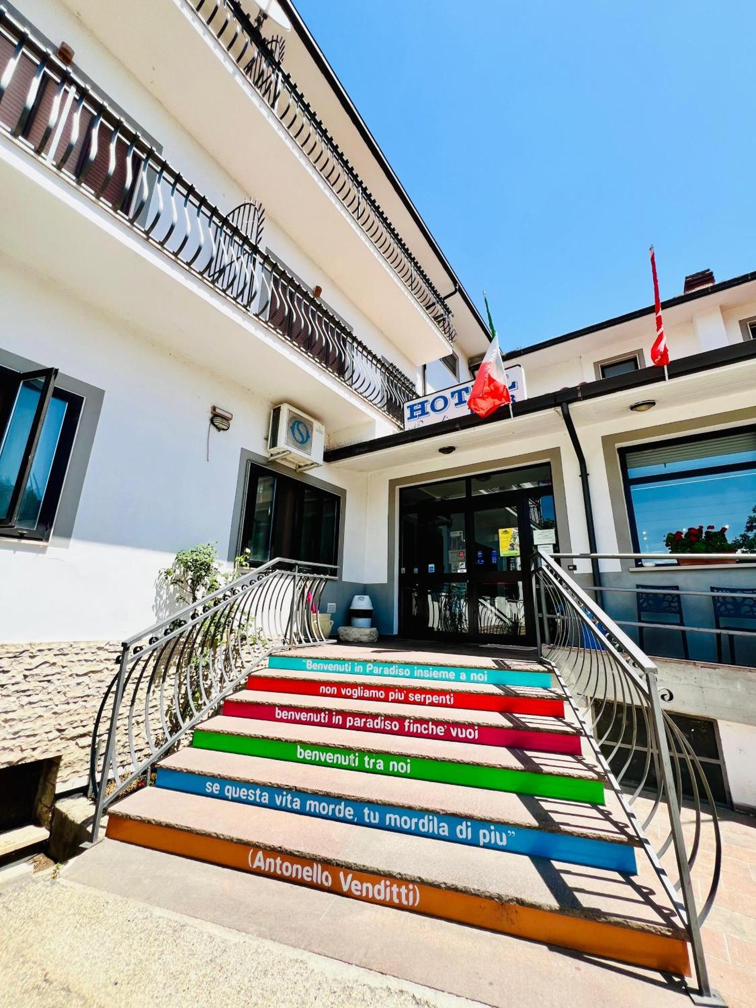 Hotel Paradiso Celano Eksteriør billede