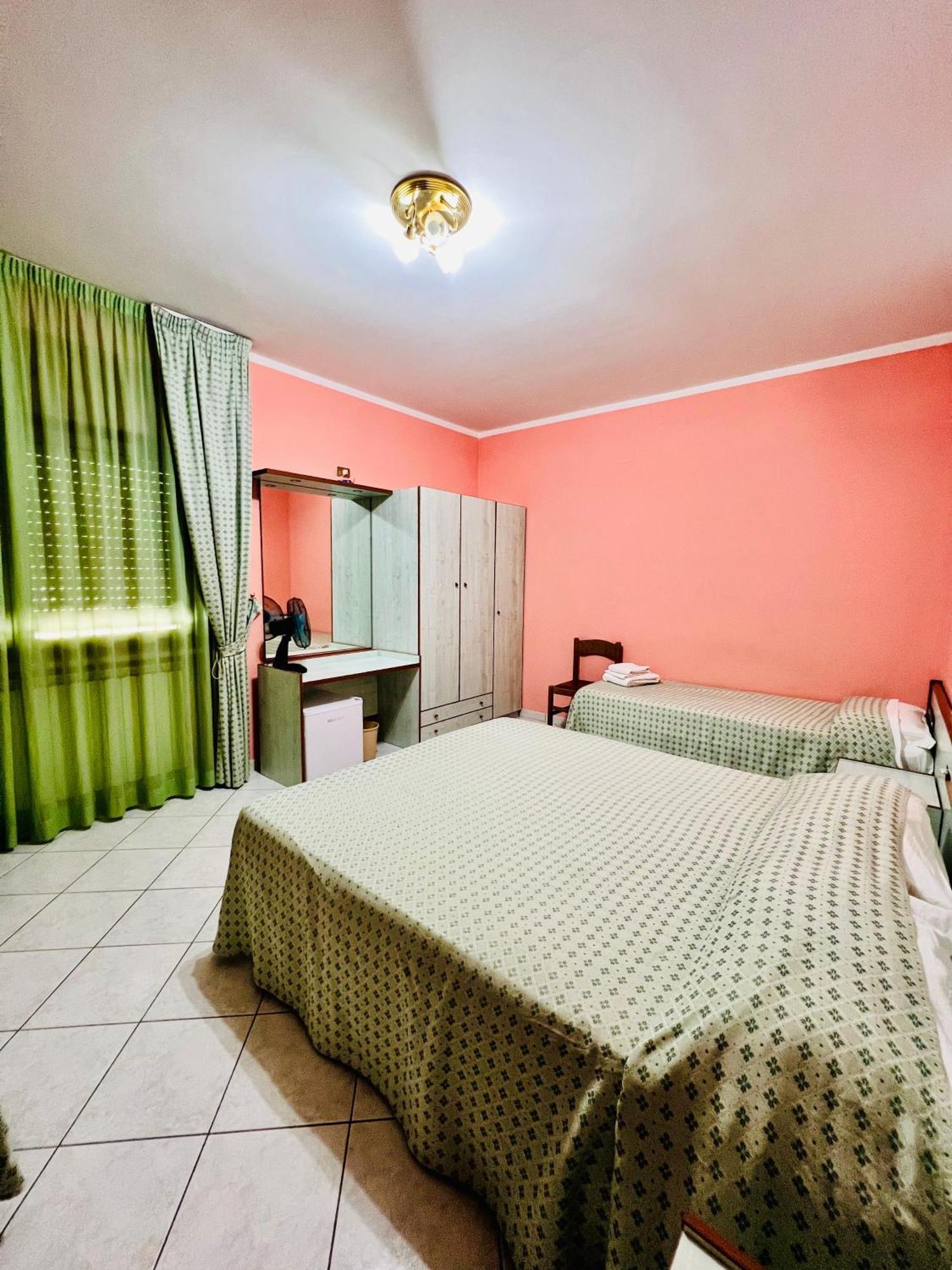 Hotel Paradiso Celano Eksteriør billede